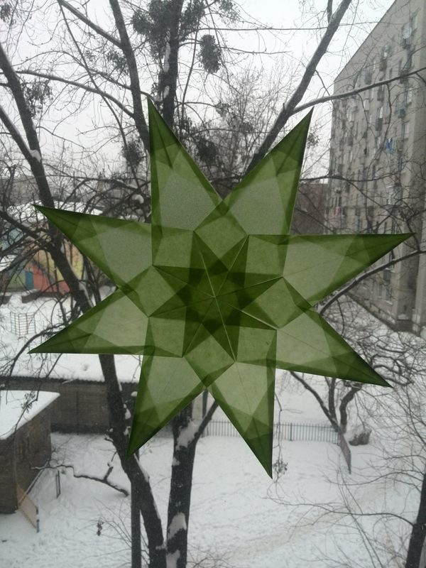 Зірка з вітражного паперу
