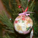 Новорічна прикраса. Автор: Ганна Шпілька. 2012